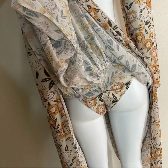 Bohemian backless long sleeve cutout built in bikini maxi dress - Picture 7 of 8